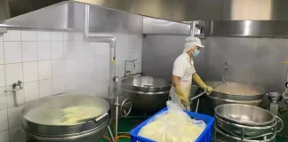 播報台走到收銀台！20多年主播「為伴兒轉行賣滷味」被笑傻卻不悔 揭新聞界幕後苦「更願天天扛菜進貨」5年大收穫