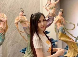 53歲蕭薔如今嘴歪臉僵，身材仍火辣妖嬈，網友：不看臉就行