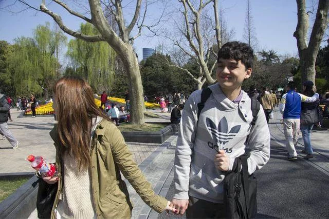 妻又胖又醜沒工作！離婚當天媽媽放鞭炮慶祝　10天後卻跪求她原諒！ 
