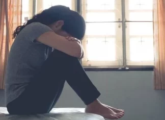 女人40歲後，身體若有這6個異常表現，提示你或已步入更年期