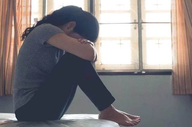 女人40歲後，身體若有這6個異常表現，提示你或已步入更年期