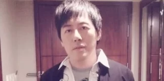 消失演藝圈3年！男星「宣布無限期停工」哽咽累了　54歲近照「曬出滿頭白髮」笑容燦爛：狀態超好 