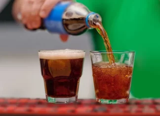 你愛喝的這一類飲料，可能「悄悄地」讓你半夜痛到無法入睡！