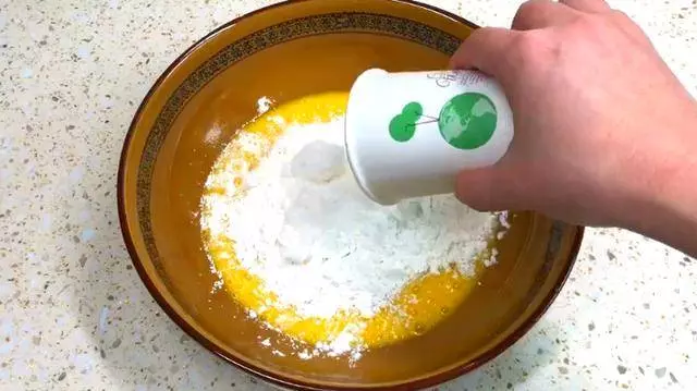   沒烤箱，沒打蛋器，沒秤，詳細解說水蒸蛋糕做法，蓬鬆暄軟細膩，特別好吃