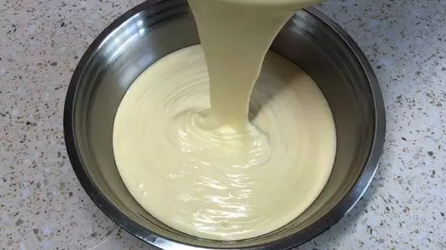   沒烤箱，沒打蛋器，沒秤，詳細解說水蒸蛋糕做法，蓬鬆暄軟細膩，特別好吃