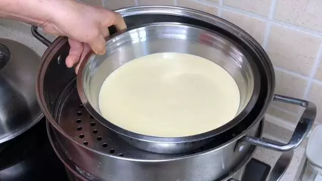   沒烤箱，沒打蛋器，沒秤，詳細解說水蒸蛋糕做法，蓬鬆暄軟細膩，特別好吃