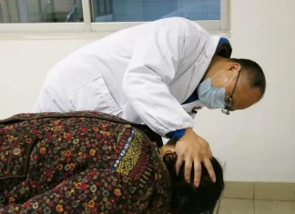 有一種頭暈被稱為「耳石症」，出現這3種表現的人，要去醫院看看