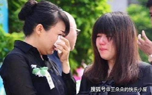 繼母突然離世！處理後事時發現「一布包」　打開後我給了婆婆一耳光：不禁淚流滿面 
