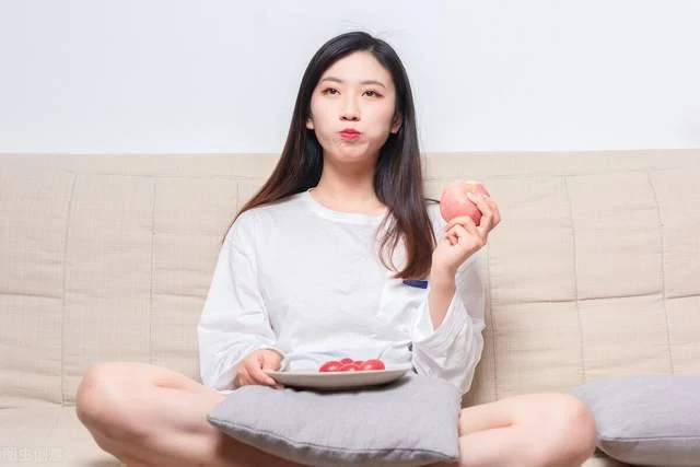 「不生孫子就絕食到底」婆婆逼兒媳生三胎，兒冷笑：不吃說明不餓