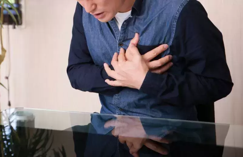 「手指不一樣」小心肺癌來敲門！醫生靠1個動作自測：快看你有沒有 