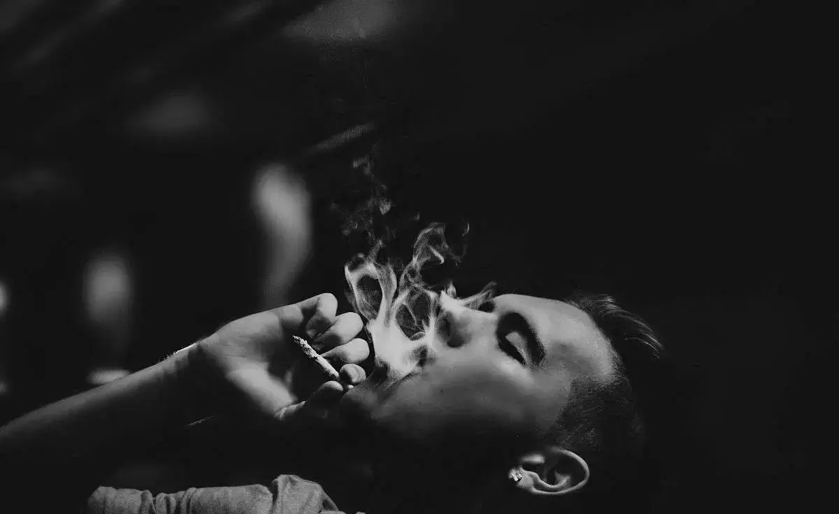 「手指不一樣」小心肺癌來敲門！醫生靠1個動作自測：快看你有沒有 