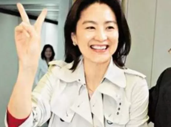 林青霞婚姻維持25年，近日才說出當初為什麼嫁刑李源！她：感謝秦漢18年不娶之恩！