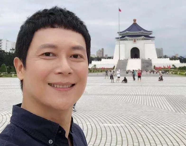 王燦從小貧困「發奮努力賺錢」演成一哥！為爸爸「推掉千萬戲約」忍淚：爸爸叫不出我名字！