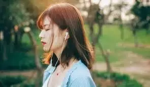 回到家找不到父女倆！順著聲音「到廚房一看」媽媽頓時無法淡定了