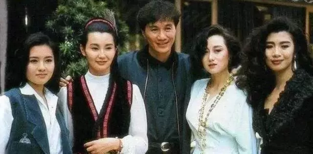 拒絕過成龍，卻因拍戲大膽無人敢娶，57歲吳家麗「胖」到無人識
