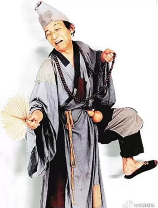 52歲演活《濟公》!資深男星與佛結緣「晚年剃度出家」 88歲近況曝「臉凹、四肢消瘦」