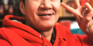 出道拍戲21年!40歲男星沒工作「慘淪農村路邊攤炒菜」,他感慨喊:「最對不起他」