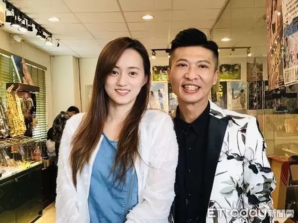 台語歌手方順吉證實失婚「瞞2年才公開」突曬身分證，配偶欄空白了