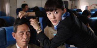 空姐一直問乘客「要歪歪嗎?」他初次搭機聽不懂?!過來人全笑了