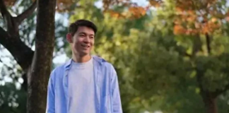 老公工作很認真拚命對我和兒子好! 一直都聽說「老公在外面還有個家」但我都裝不知道…直到我50歲時「一見到他在外面的女人後」我笑著提了離婚