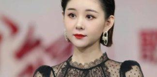 她出道20多年「從不拍吻戲」乾爹是圈內大咖!被譽清純女神「生完2寶仍美得像18」