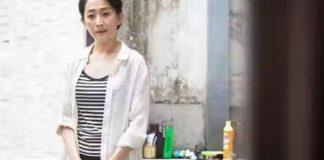 兒子求幫房貸,我大義滅親拒絕「從此父子斷聯」七年後他打電話「我們一家三口在樓下」我一開門…