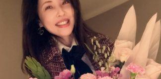 喪父一年多!56歲本土女星「無預警離開台灣」慟喊:今天冥誕 姊妹同行「談1事淚崩」
