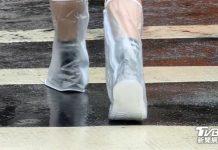機車族必購!網瘋傳「150元防雨神器」他實測驚嘆:小腿以下超乾爽