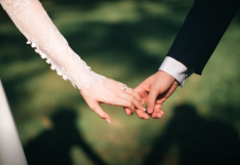 結了4次婚!64歲大咖男星「剃光辣妻體毛」逼守貞 她更扯「要求簽愛愛合約」網全傻眼
